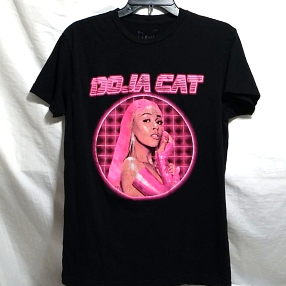 (BX86) FINAL SALE! NWOT Doja Cat T-Shirt Sz.M Never Wore